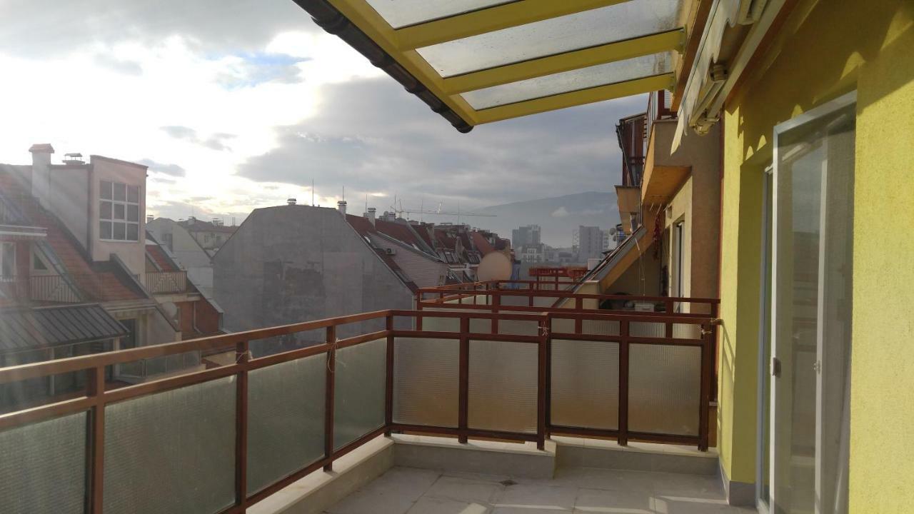 Modern Apartment Sofia Center Esterno foto