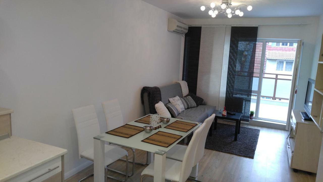 Modern Apartment Sofia Center Esterno foto
