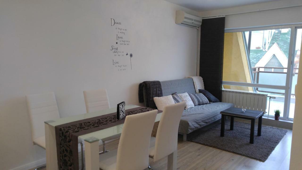 Modern Apartment Sofia Center Esterno foto