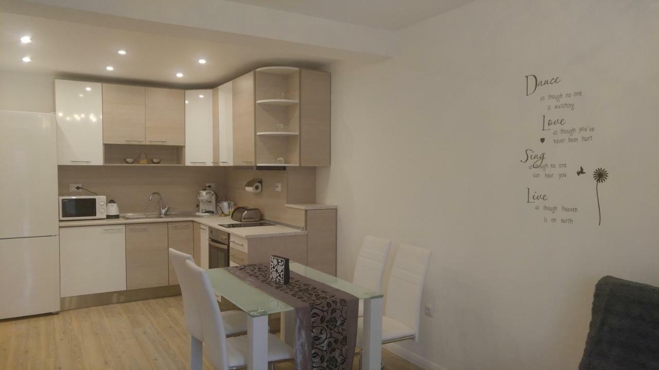 Modern Apartment Sofia Center Esterno foto