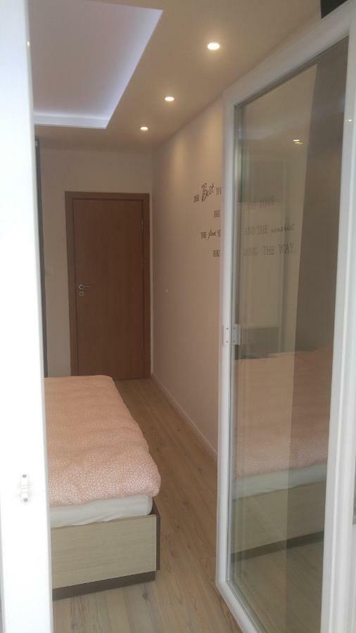 Modern Apartment Sofia Center Esterno foto