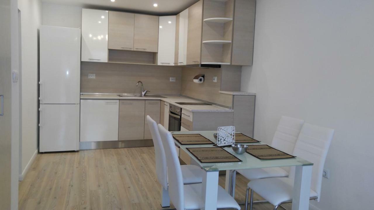 Modern Apartment Sofia Center Esterno foto