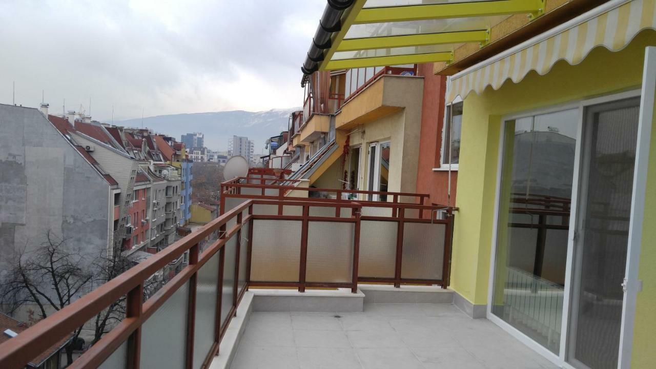 Modern Apartment Sofia Center Esterno foto