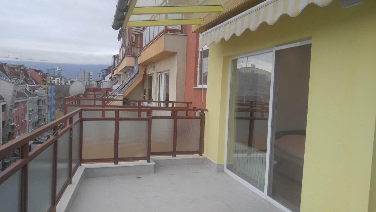 Modern Apartment Sofia Center Esterno foto