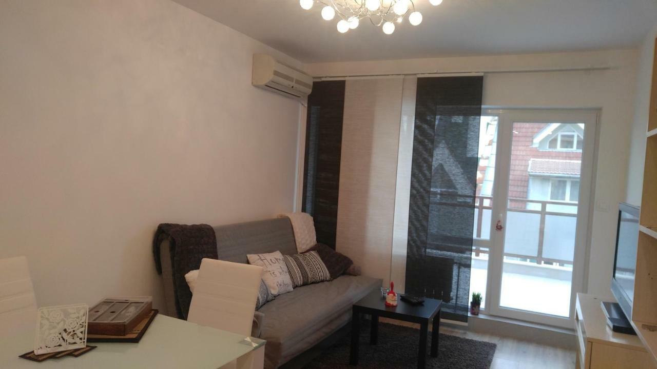 Modern Apartment Sofia Center Esterno foto