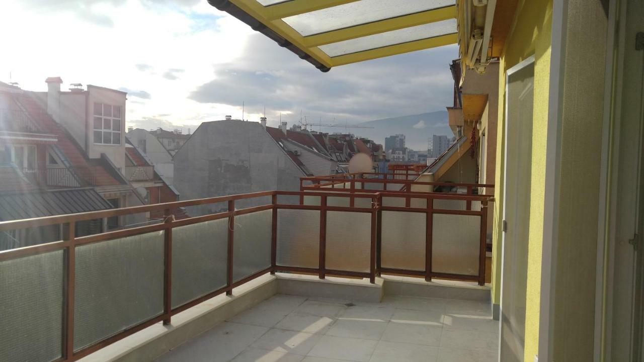 Modern Apartment Sofia Center Esterno foto
